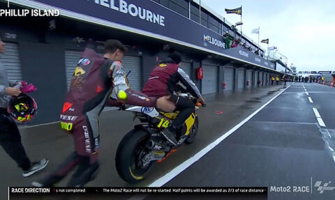 Moto2 Australie Course : Acosta chute avant le départ, Arbolino intouchable, et drapeaux rouges !